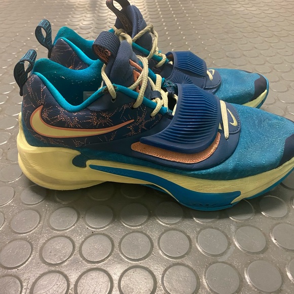 Nike  freak 3 NRG “Valentines day” Mens size 11 - Picture 4 of 6